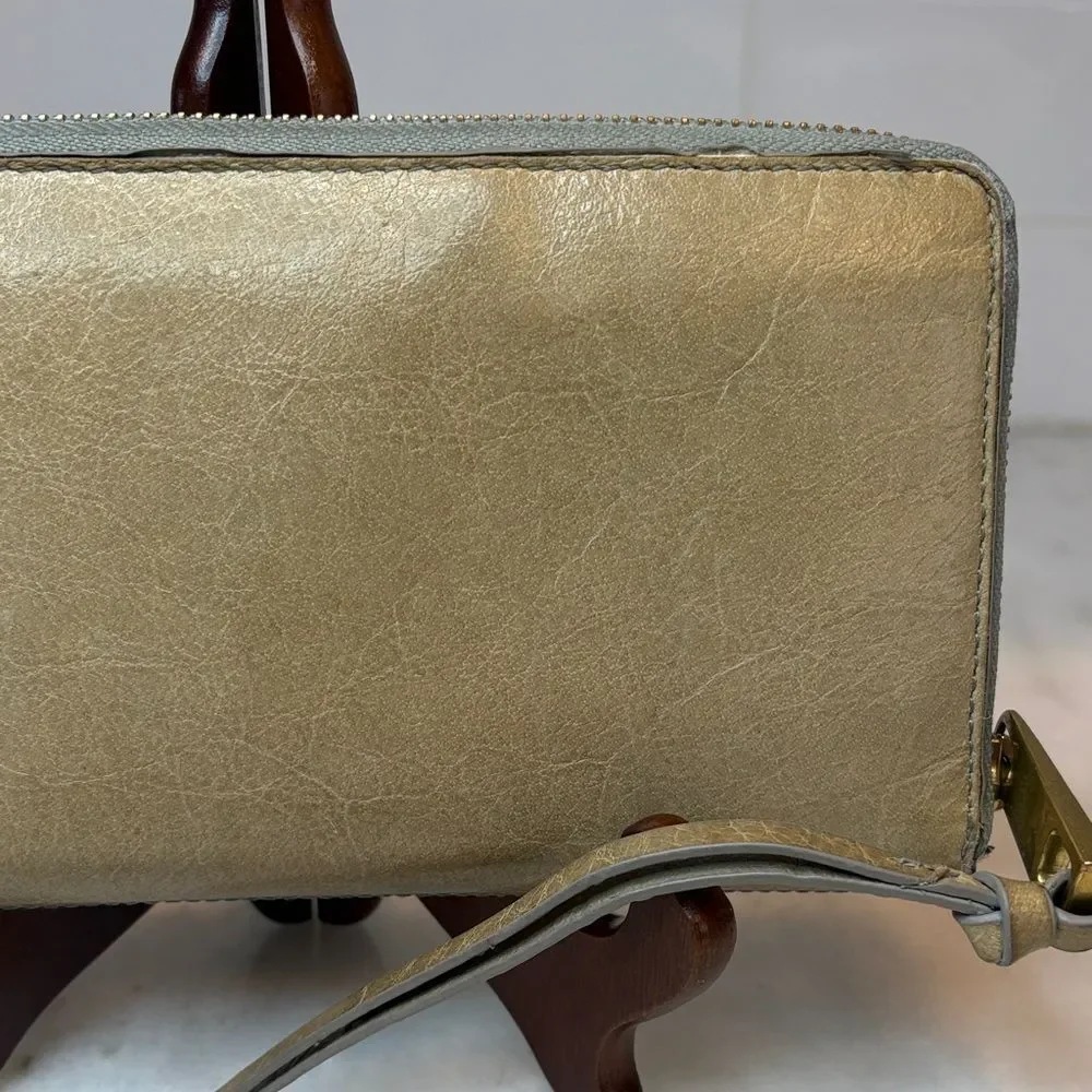MARGOT New York Gabby Zip Around Wallet Wristlet Leather Neutral Beige Gold